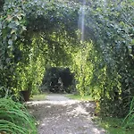 Leonati 3*