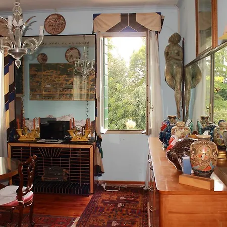 Oda ve Kahvaltı Leonati 3*